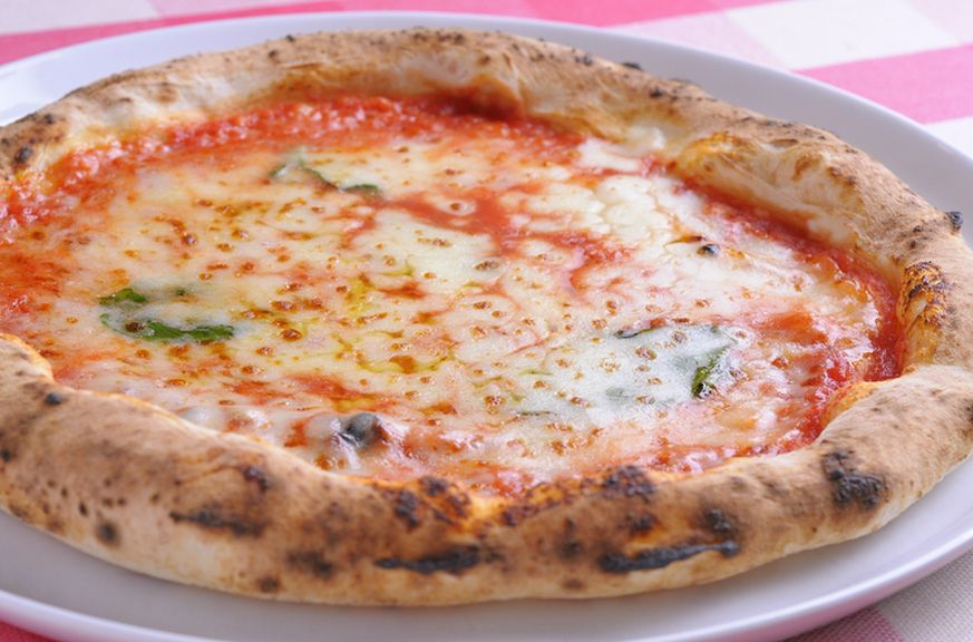 2種のイタリア産チーズを使ったピッツァの王道『マルゲリータ』