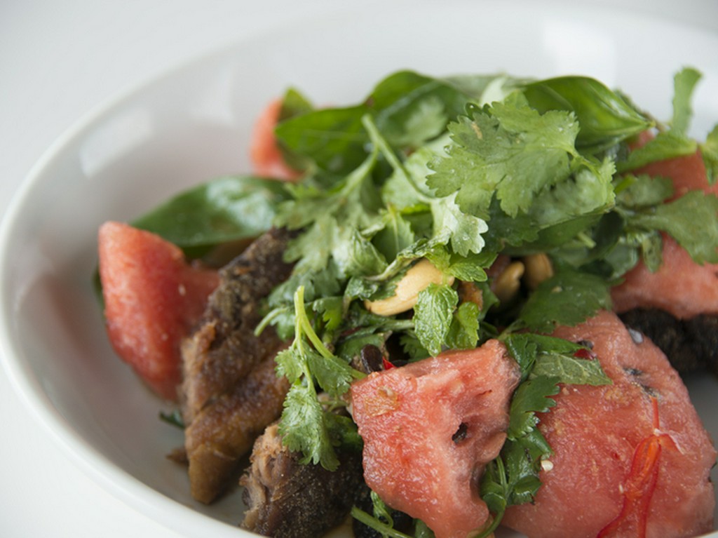 角煮とすいかの絶妙なバランス『ローストポークベリー』