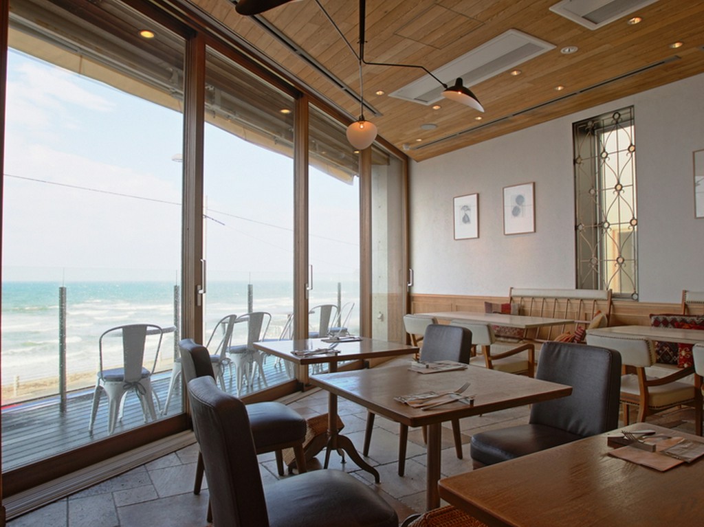 目の前は海。開放的な気分が味わえます