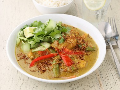 甘口で食べやすいココナッツ風味のカレー