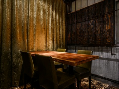 木と緑が調和する空間は、ビジネスパートナーの接待に最適