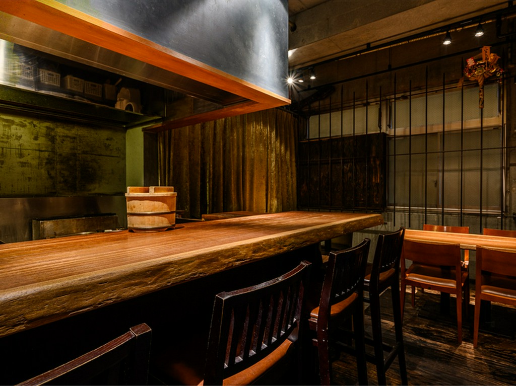 オシャレで落ち着きのある店内で、食事や会話を心ゆくまで堪能