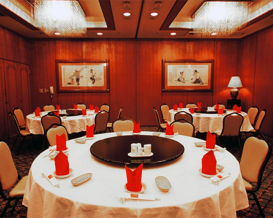 著名人もお忍びで通う新宿中国料理の老舗【天津飯店　新宿本店】