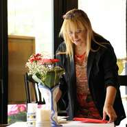 開店して今年で8年目。バルセロナ出身のマダムと、ご主人であるマスターの人柄にほれ込んで訪れる客も数多くいます。本場の料理のみならず、その温かなおもてなしも評判の店です。