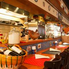 くつろげる雰囲気は女子会にも。スペインの料理と酒を満喫