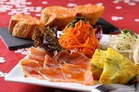 大人気!!日替わり人気タパス4種類の盛り合わせ!!
