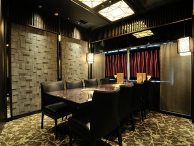 VIPルーム完備。究極のプライベート空間で焼肉を堪能する