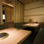 客席は個室がほとんど。なかでも宴会のできる大個室は最大40名まで収容可能。焼肉店でこれだけの規模の宴席が用意できるところは希少なので、他ではなかなかできない大人数での焼肉を楽しみたい。