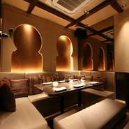 大人のデートの場合、気取らず、カジュアル過ぎない店を探すケースも多いはず。そんなシーンこそ【VT】はおすすめ。デザイナーが手掛けた「やり過ぎない」スタイリッシュな空間が恵比寿の大人達も納得させています。