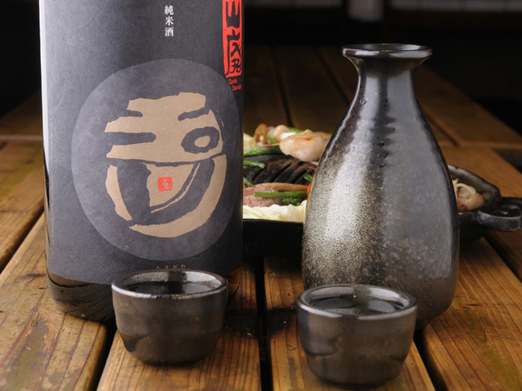 ラム肉に合うお酒もそろえてあります