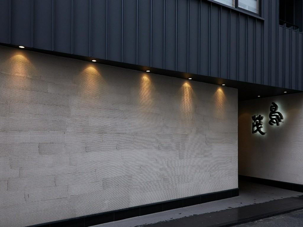 移転後の新店舗は大人の店にリニューアル