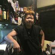 マジックに携わる「何か」を探して行き着いたのが料理だと語る辻氏。バーはともかく、本格的なマジックを見られる居酒屋は珍しいとのこと。しかも料理も絶品揃い。笑顔と笑い声が溢れる明るい居酒屋です。