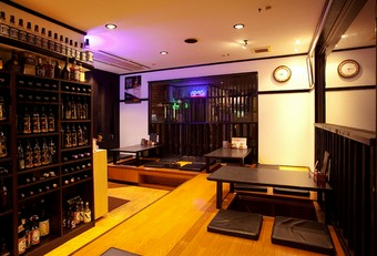 全席、個室風に改装！平日の閉店間際はマジックを見るチャンス！