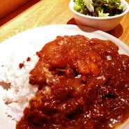カレーライス＋サラダ