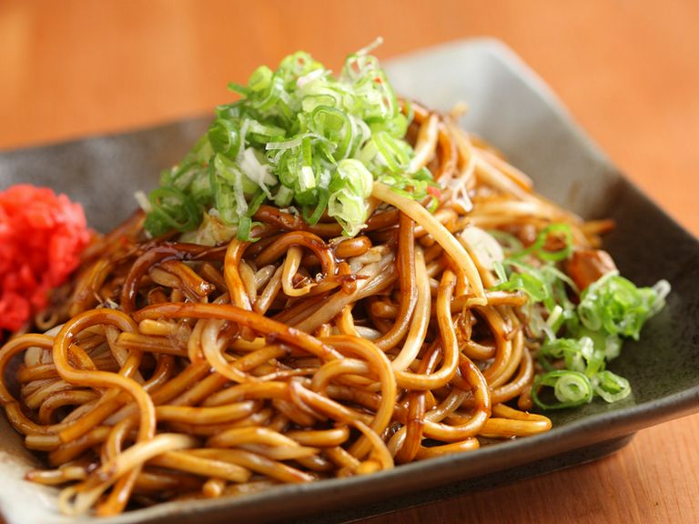 もっちり太麺を特製ソースで絡めた『焼きそば』