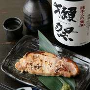 「石野の味噌」とブレンドしたオリジナル味噌を付けて、香ばしく焼き上げられたお肉は絶品。