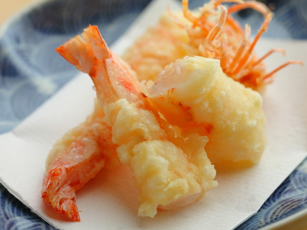 カラリと揚げた頭つき『車えび』