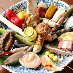 料理長自らが毎日築地へ足を運び、旬の食材に目を光らせています