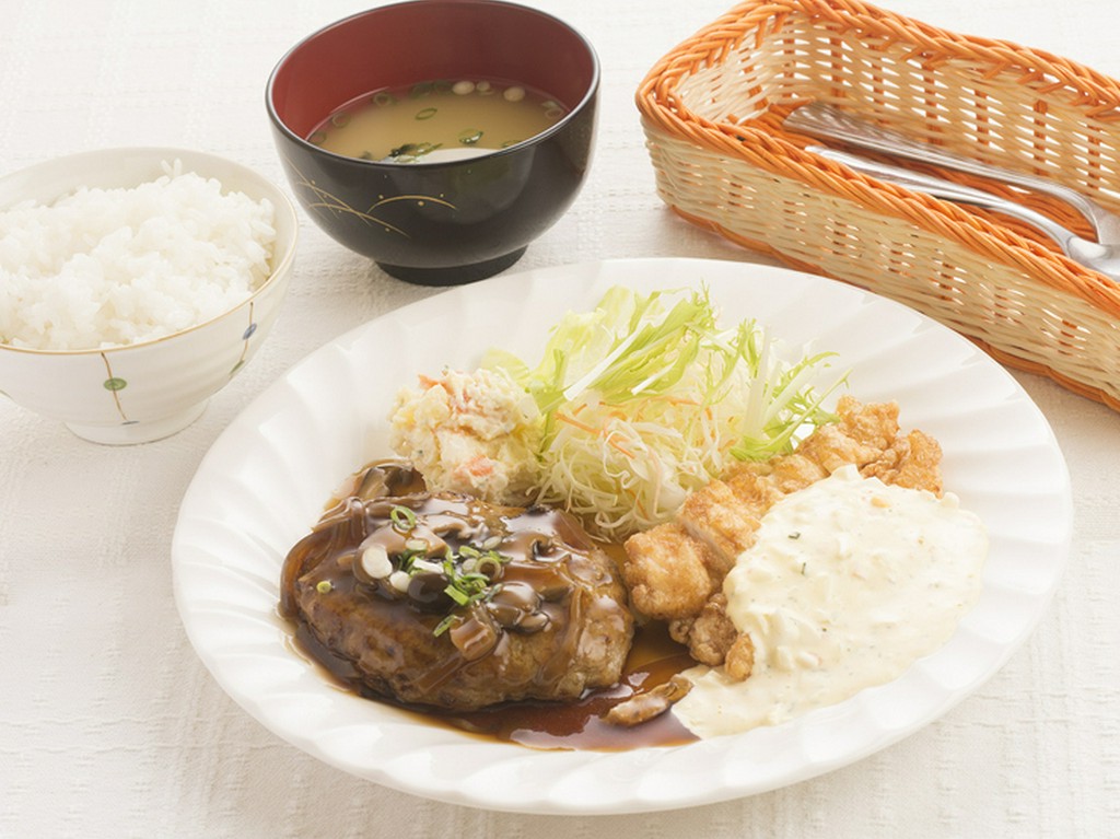 2つのメニューを同時に味わえる『よくばりコンビプレート』