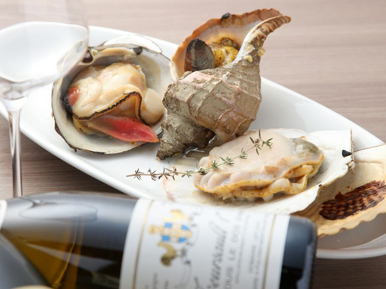 魚介は毎日シェフ自ら仙台朝市にて厳選した材料を使用しています