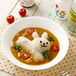 愛らしいデザインが子どもから好評の『うさぎさんカレー』
