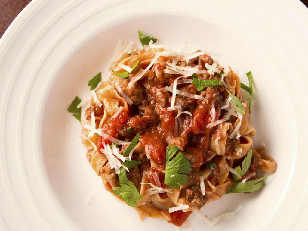 パスタも本場仕込み！『タリアテッレのサルシッチャポモドーロ』