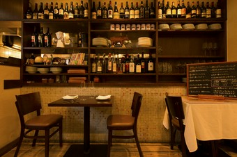 キッチン横の小テーブルが狙い目！