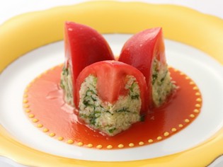 トマトの酸味とサフランの香りが爽やかな『トマトのロザス』