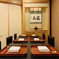 ６名様までご利用いただける個室席は２つ