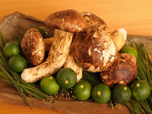 季節の土鍋御飯で堪能する「松茸」