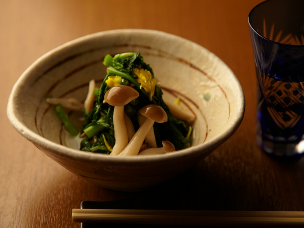 料理は酒とのバランスを考慮した、酒肴がずらり