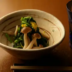 料理は酒とのバランスを考慮した、酒肴がずらり