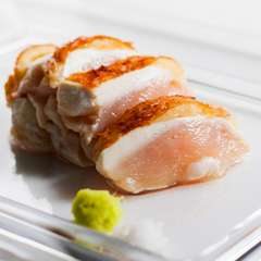 ぷりぷりの歯ごたえが真骨頂『極上比内地鶏むね肉焼き』