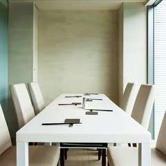 窓の向こうには銀座の夜景を一望