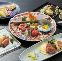 【個室確約】2時間半飲み放題！通常15,710円→10,000円（36％OFF）！和牛、ウニ、トリュフを含むフルコース