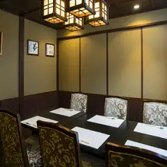 【個室確約】通常16,670円→10,000円！有名銘柄含む２時間半飲み放題付、ミニ鮑・和牛を堪能するコース