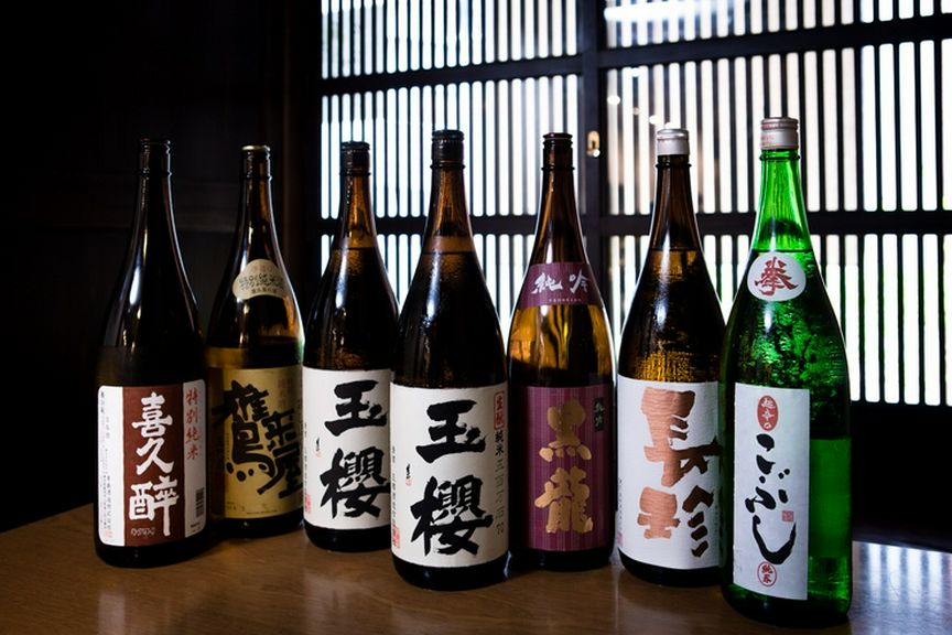 季節ものなどお料理に寄り添う日本酒をおすすめします
