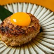 大山鶏のつくね焼き　卵黄のせ