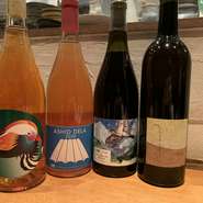 女将の地元、山形ワインを中心に吉乃坐のお食事と楽しんでいただきたい日本ワインをご用意させていただいております。日本の食と日本のお酒を応援しています！日本ワインを是非。