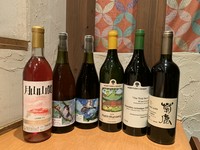 ○ボトル各種
○グラスワイン
泡　白　赤　おすすめを1種ずつご用意しております。