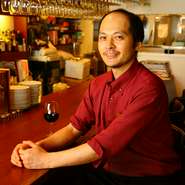 イタリアンやスペイン、そして焼き鳥という異なるジャンルで腕を磨いてきた内田さん。そこには「世界の調理法を学びたい」という確固たる信念があります。世界の調理法の良いところ取りの内田流の料理をご堪能あれ。