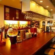 熊本市電A・B系統線「辛島町駅」から徒歩3分。シャワー通り沿いの「ベスト電器」の裏手に店はあります。