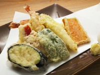 地物の野菜などを使った『天ぷら盛り合わせ』