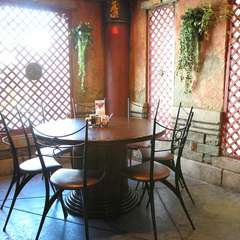 洒落た雰囲気の個室でプライベートなひとときを