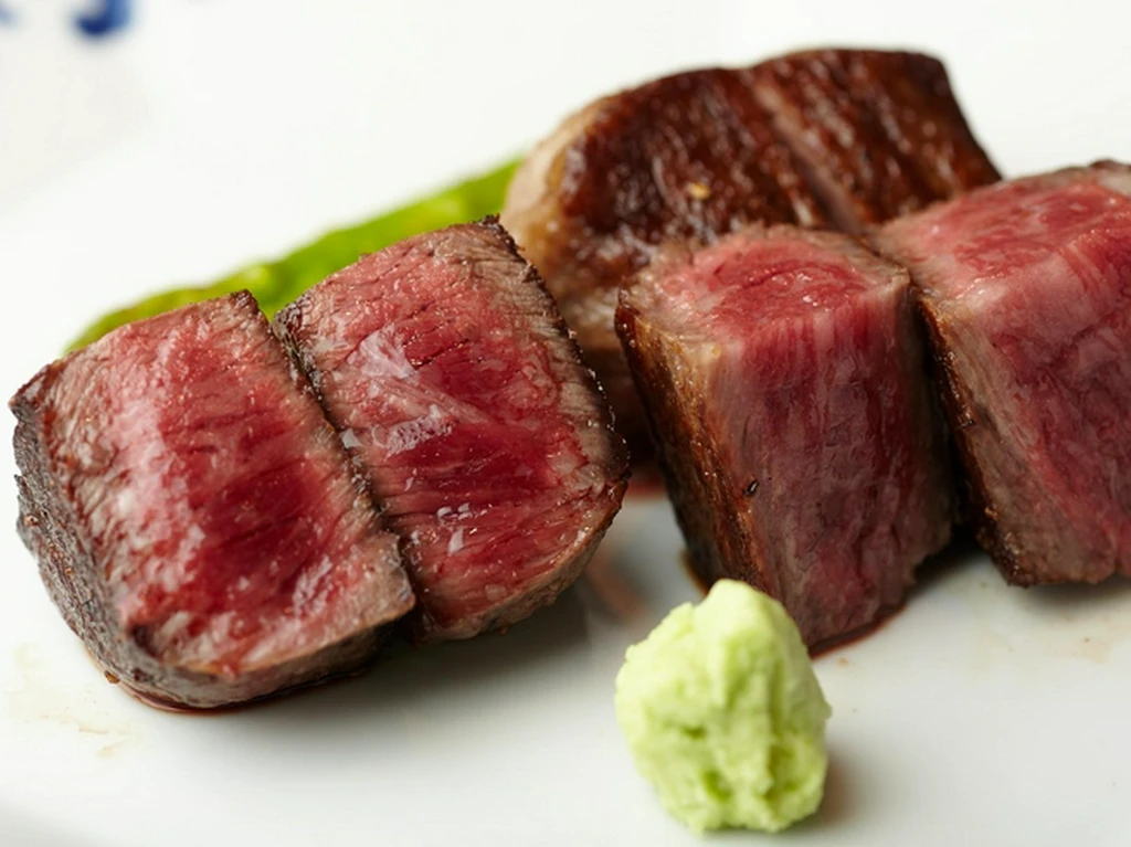 山形牛の真骨頂はシンプルなステーキで！