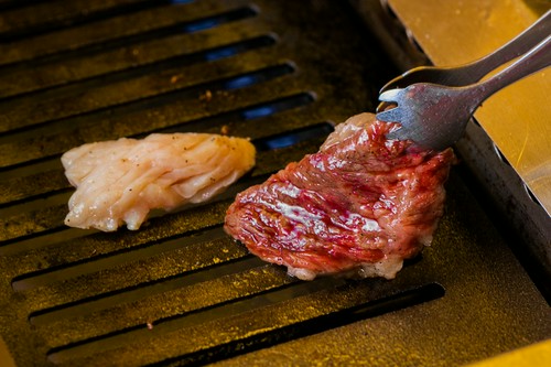 最もおいしく火が入るよう考えぬかれた熱源
