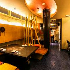 子ども連れに配慮した掘りごたつタイプのテーブルが人気