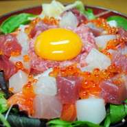 旬の鮮魚盛りだくさんの定番商品!!