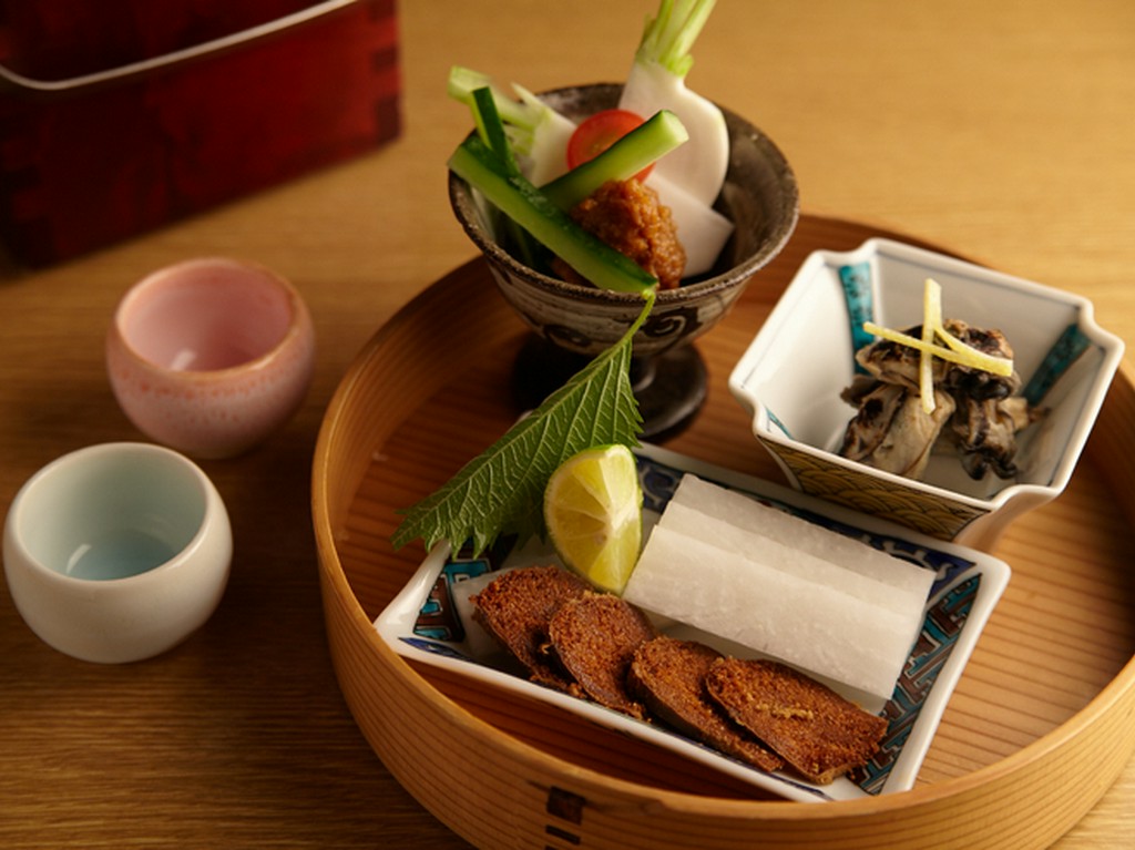 日本酒を何倍にも楽しませてくれる珍味が豊富