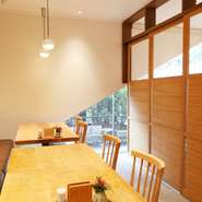 記念日やデート、接待などでも利用される【あえん　自由が丘店】。人気はこの奥のお席。